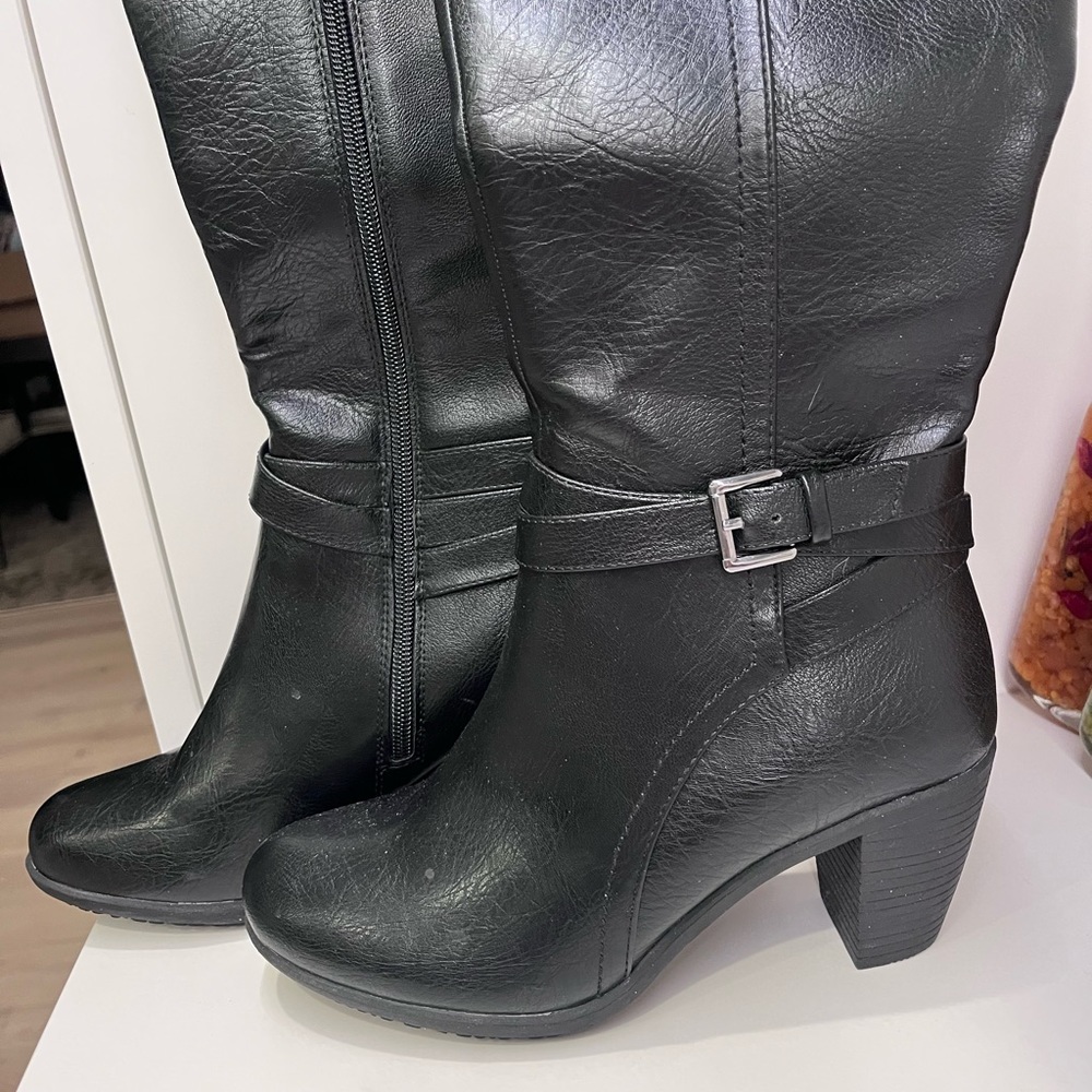 Fashion boots with Ortholite padding, beautiful boots and comfy (worn twice)